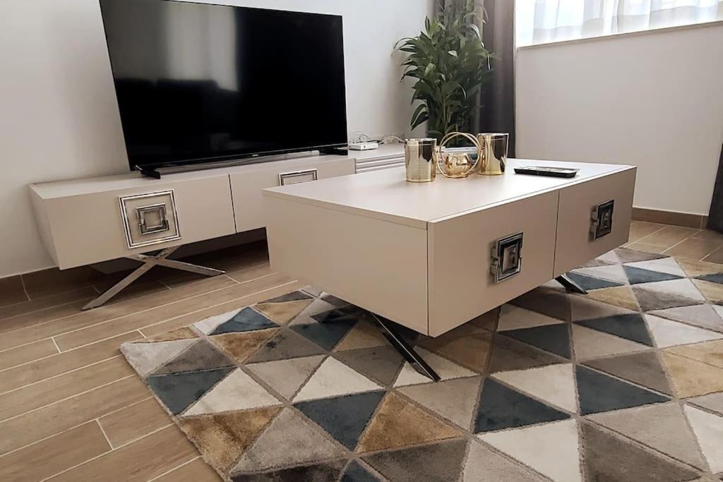 Luxury Apartment In Yas Island อาบูดาบี ภายนอก รูปภาพ